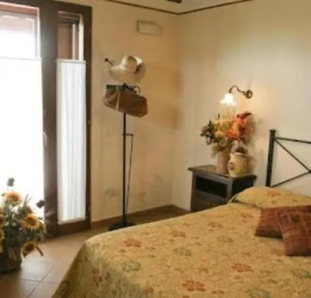 Giuncola Hotel *